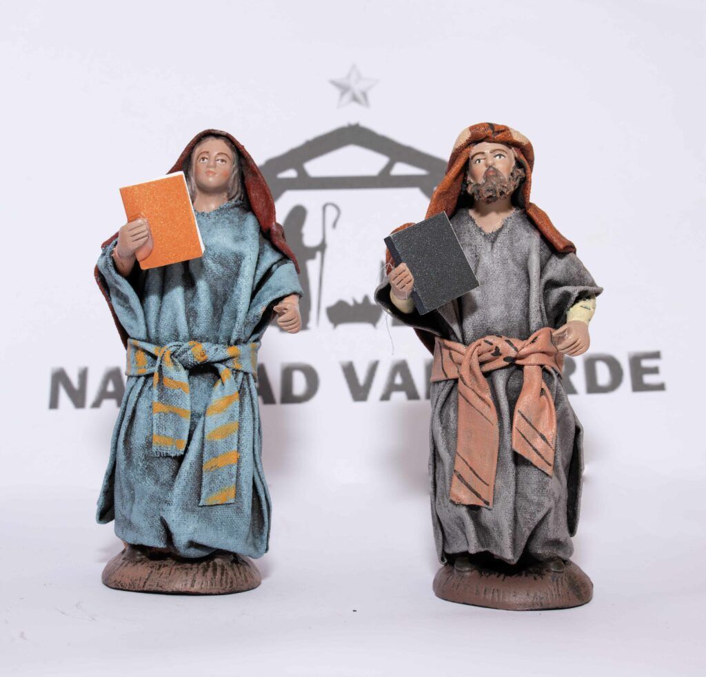 Figuras de mujeres para el belén: Maestro/a con libro