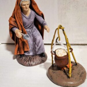 Pastora cocinando el puchero